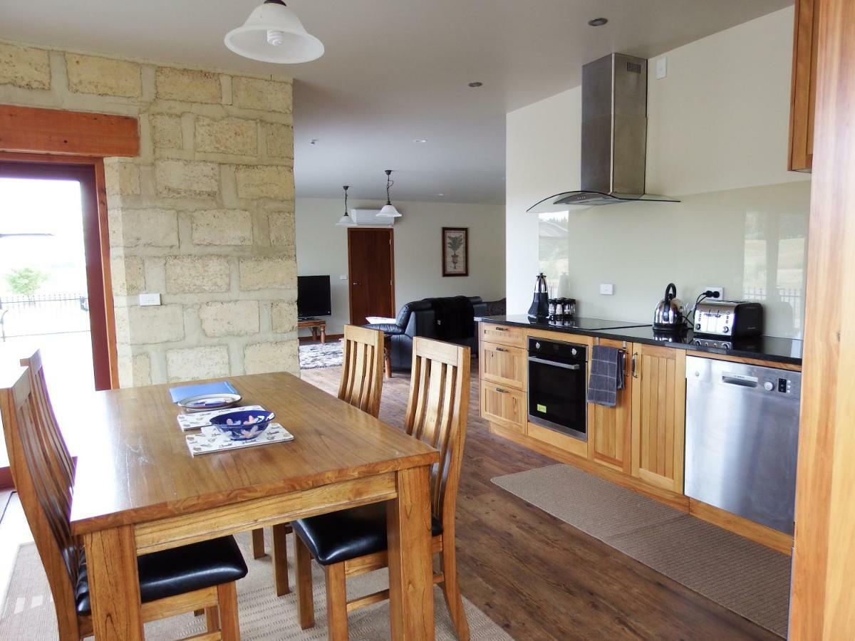 Mahana Farm Cottage Ngoại thất bức ảnh