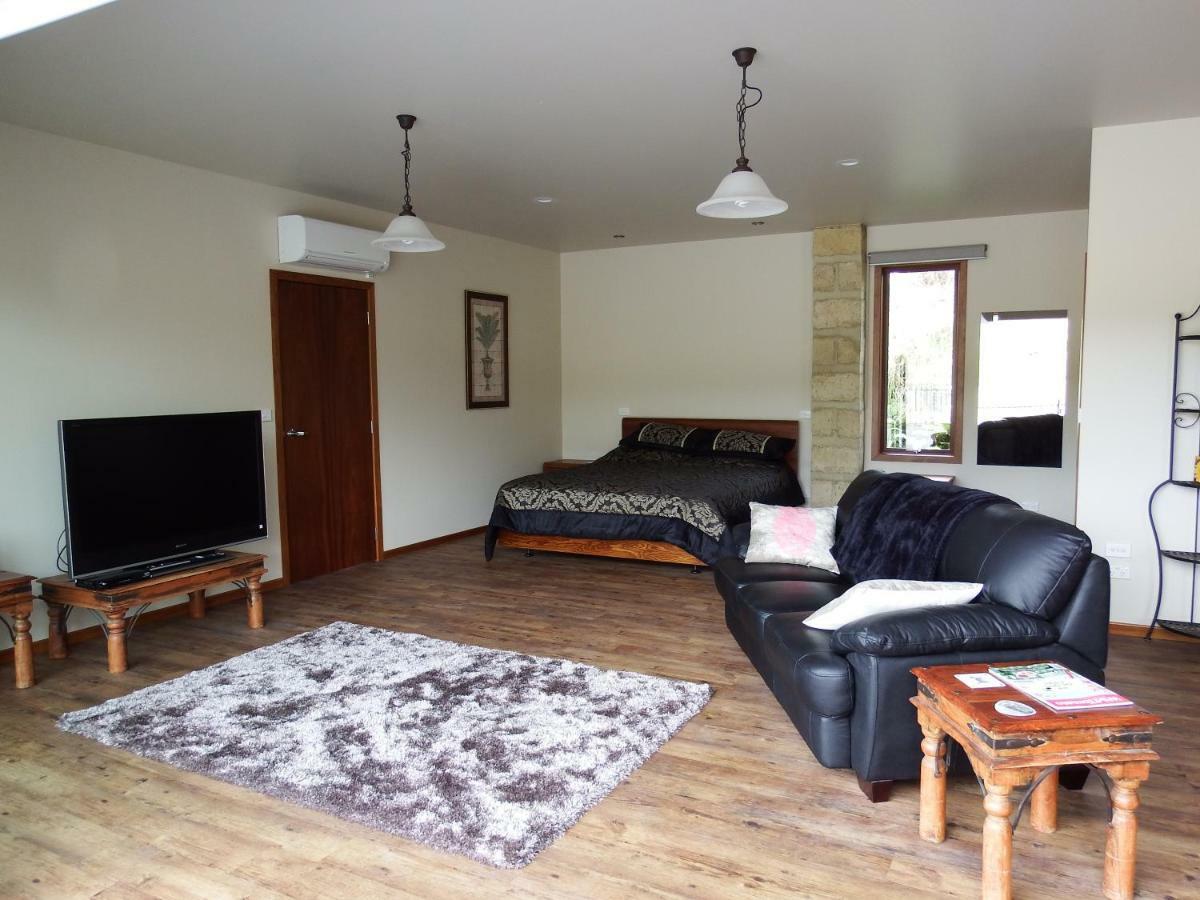 Mahana Farm Cottage Ngoại thất bức ảnh