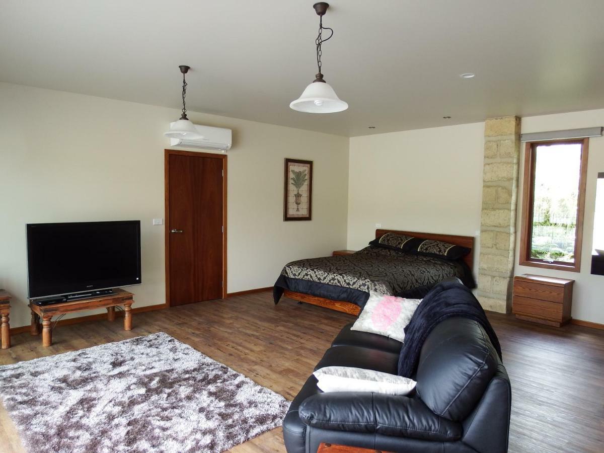 Mahana Farm Cottage Ngoại thất bức ảnh